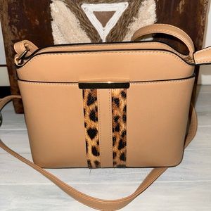 Cheetah print shoulder bag
